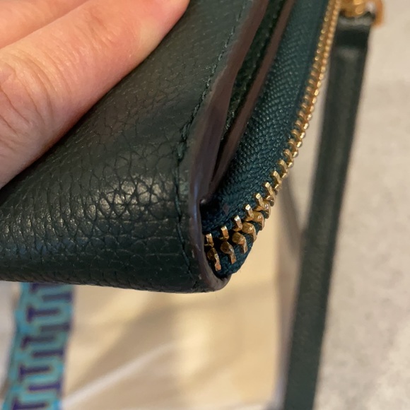 Tory Burch McGraw green wallet crossbody - Picture 13 of 15
